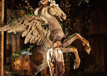 Theatre_La vie est un reve_Theatre du Peuple_c_jean Louis Fernandez_szenik