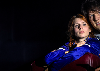 Theater_der junge mit dem Koffer_zürich_szenik