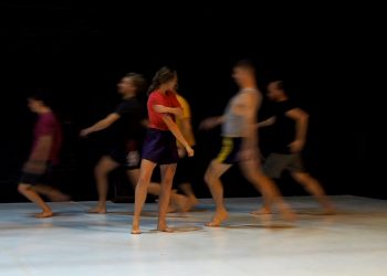 Danse_WEG-Ayelen Parolin_c_stephane.broc_charleroi danse_theatre les tanneurs_bruxelles_szenik