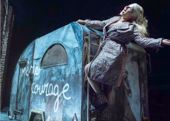 THEATRE_MERE COURAGE_photo-Gaël Maleux_THEATRE DES MARTYRS_BRUXELLES_SZENIK