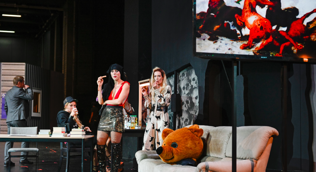 1911019_THEATER_WUT_JELINEK_THEATER FREIBURG_C_TANJA DORENDORF_T T FOTOGRAFIE_SZENIK