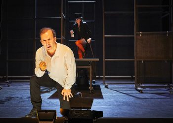 Theatre_Presque Egal_c_Christophe Raynaud de Lage-Nancy_szenik