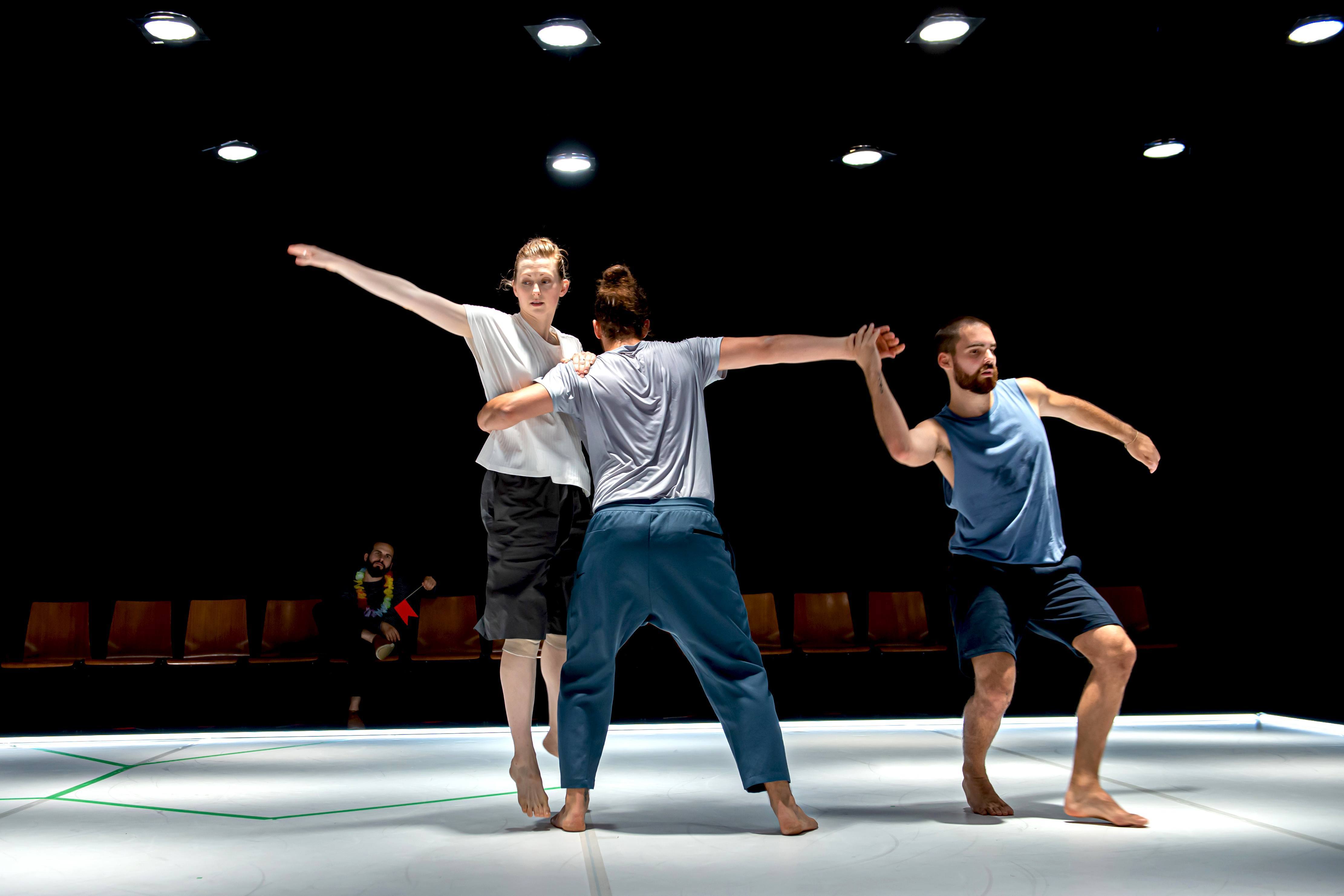 Tanz_What-do-we-do_c_Lys-Y-Seng_Theater Rampe_Stuttgart_szenik