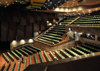 1600-Karlsruhe_Staatstheater_Großes_Haus_innen_szenik-stelle copie