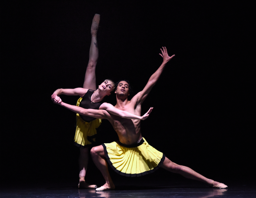 Tanz_Classy Classics_Theaterhaus Stuttgart_Theater Winterthur_Tollhaus Karlsruhe_c_Forsythe_Herman_Schmerman_Duet_Andrade_Losada_1_Foto_Regina_Brocke_szenik