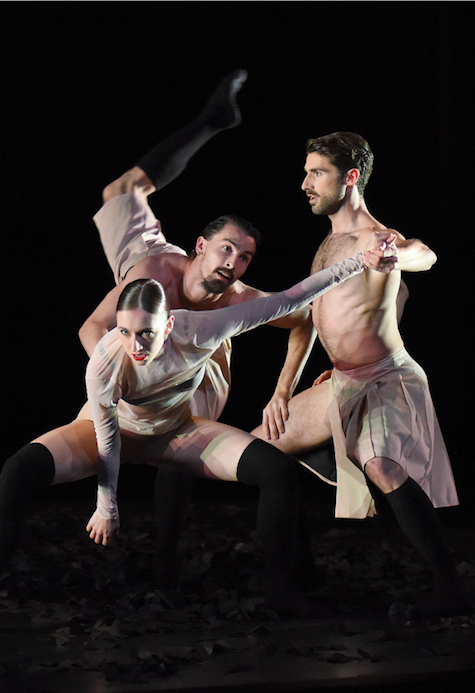 Tanz_Classy Classics_Theaterhaus stuttgart_Theater Winterthur_Tollhaus Karlsruhe_Soto_Malasangre_Dedroog_Lefebvre_Marchini_Foto_Regina_Brocke_szenik
