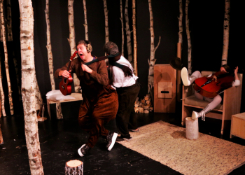 JUNGES THEATER_ES KLOPFT BEI WANJA_UEBERZWERG_SAARBRUECKEN_C_THEATER_SZENIK