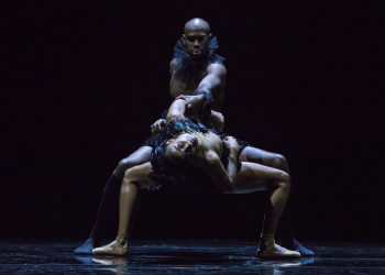 TANZ_SWAN_KONZERT THEATER BERN_GREGORY BATARDON_SZENIK