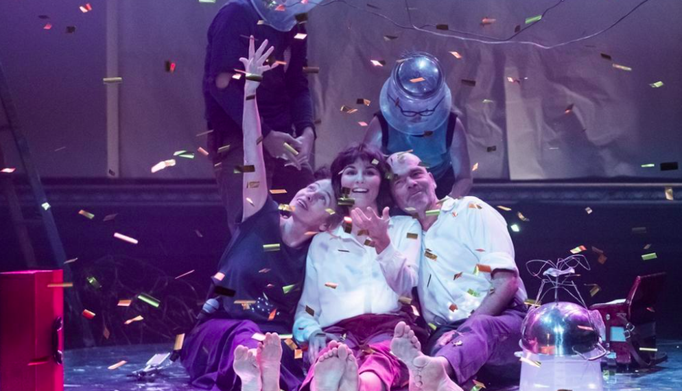 JUNGES THEATER_SATELLITEN AM NACHTHIMMEL_FOTO MINZ UND KUNST_THEATER IM MARIENBAD_FREIBURG_SZENIK