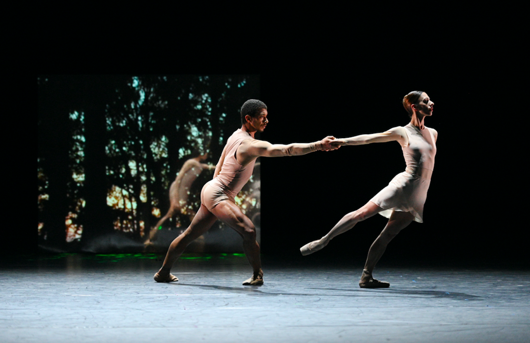 TANZ_SEID UMSCHLUNGEN_BADISCHES STAATSTHEATER KARLSRUHE_C_JOCHEN KLENK_KARLSRUHE_SZENIK