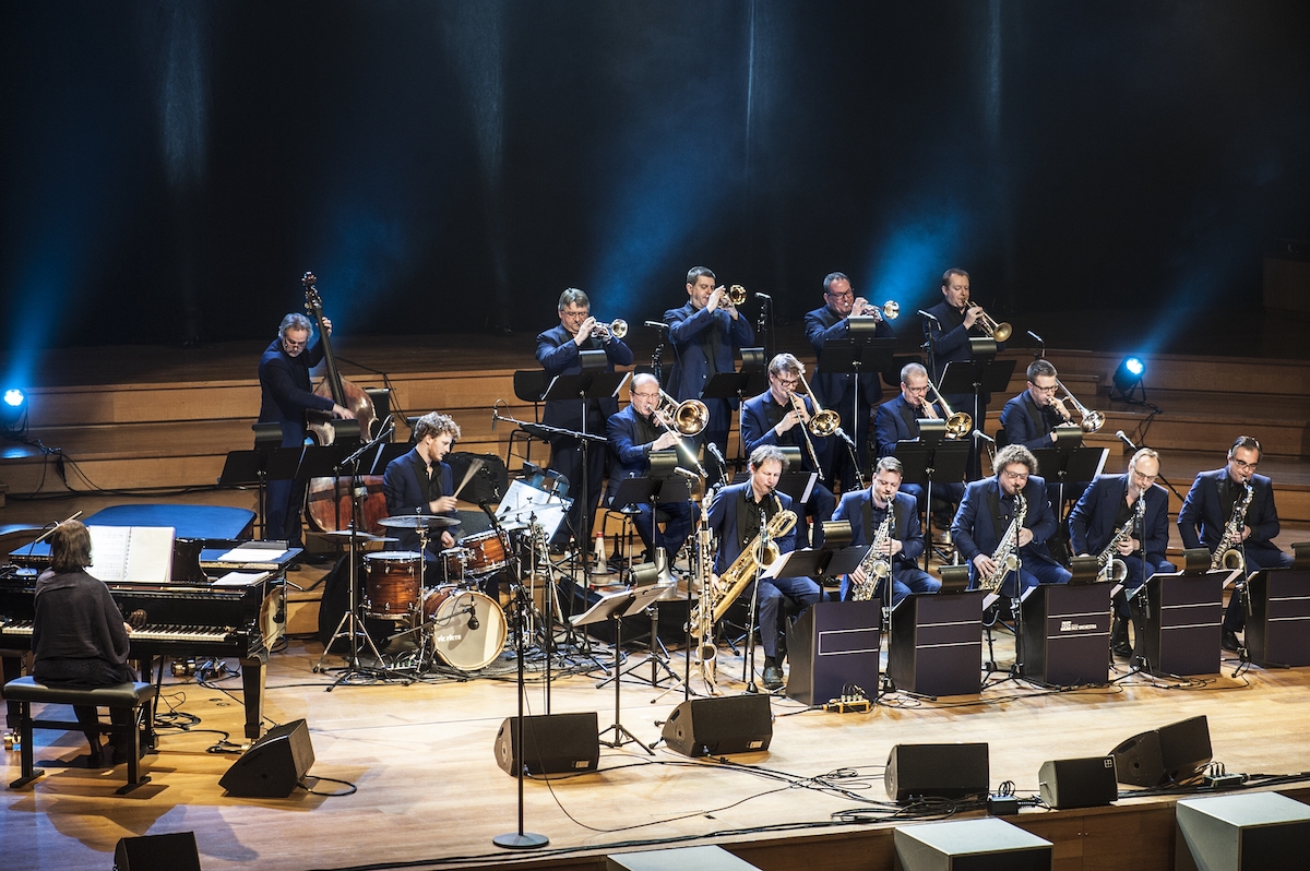 brusselsjazzorchestre-ambroseakinmusire-opderschmelz-dudelange-luxembourg-szenik