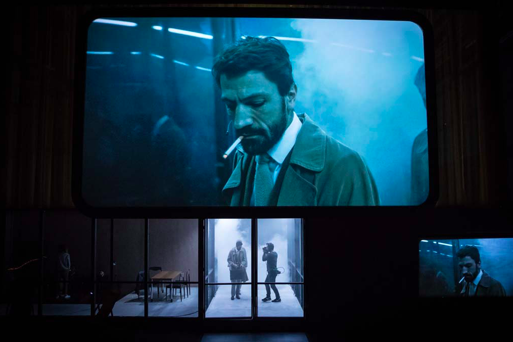 THEATRE_LES JOUEURS_MAO II_LES NOMS_JULIEN GOSSELIN_C_SIMON GOSSELIN_MAILLON_STRASBOURG_SZENIK