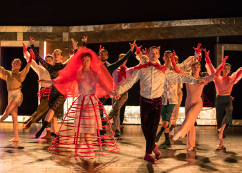 TANZ_LEONCE UND LENA_KONZERTTHEATER BERN_C_GREGORY BATARDON_SZENIK