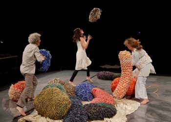 jeune public_d_ou je vois le monde_Theatre de la Madeleine Troyes_c_Philippe Rappeneau_szenik