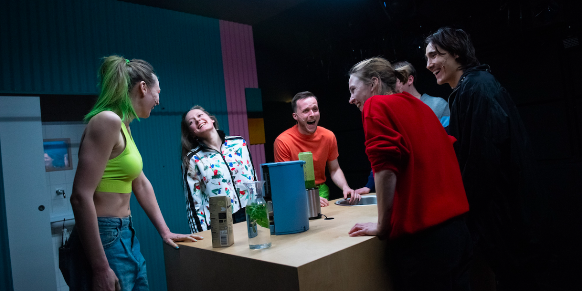 Theater_the click workers_Schauspiel Stuttgart_c_Bjorn Klein_szenik
