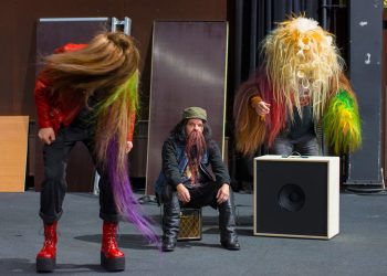 Jeune public_A poils_Comedie de Colmar_Alice Laloy_szenik