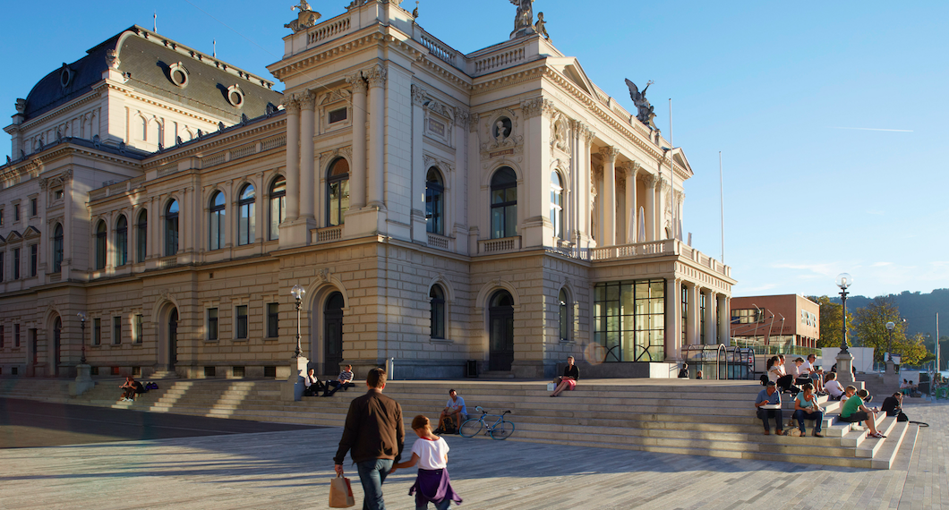 OPER_DIE CSARDASFUERSTIN_OPERNHAUS ZURICH_C_DOMINIC BUETTNER_SZENIK