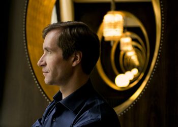 Revivez le concert des échappées russes avec l’Orchestre philharmonique de Strasbourg et le pianiste Nikolaï Lugansky sur #szeniklive