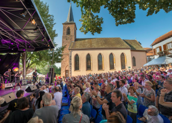 ©Festival Au Grès du Jazz, scène du IN place Jerri Hans, La Petite-Pierr....jpg
