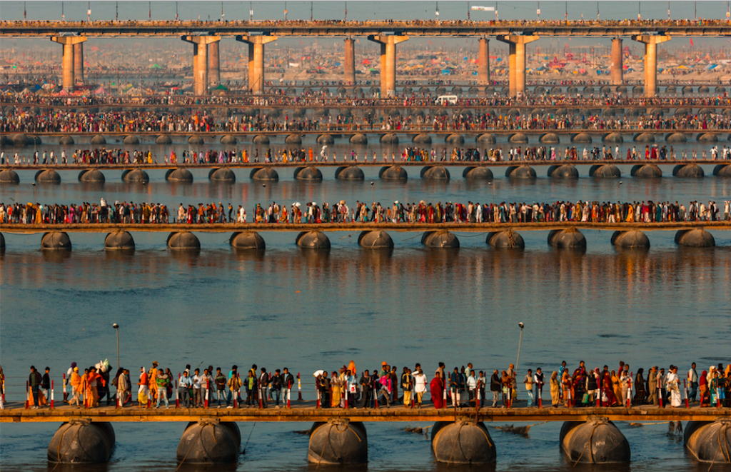 FESTIVAL RELIGIEUX  DE LA KUMBH MELA  SUR LES BORDS DU GANGE, ALLAHABAD, UTTAR PRADESH, INDE © Y.Arthus-Bertrand
