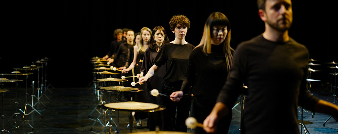 100 Cymbals_les percussions de Strasbourg_festival musica_Ian-Byers Gamber pour LA Phil_szenik