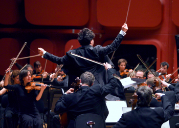 Aziz Shokhakimov© Nicolas Rosès.jpg