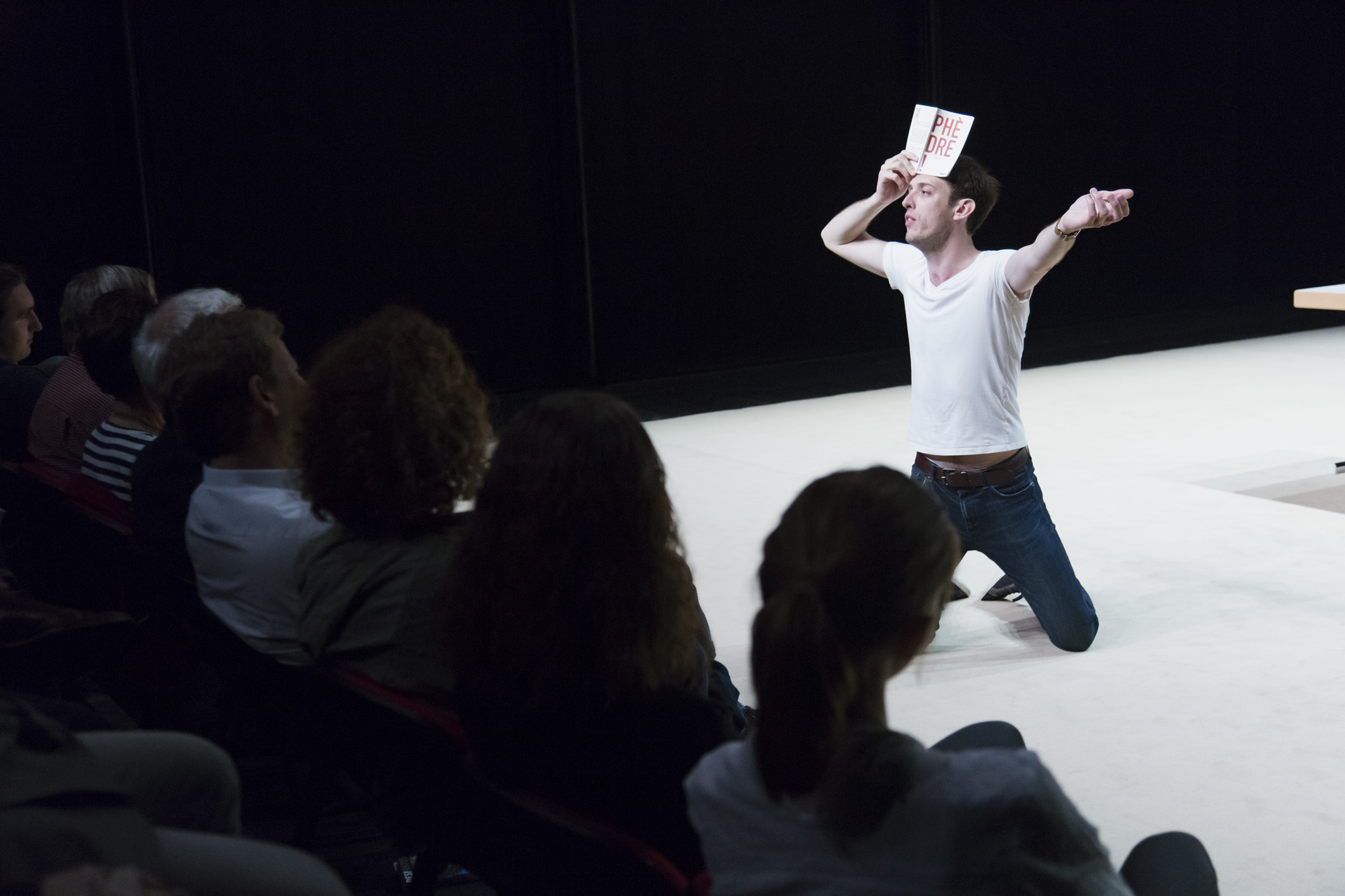 Francois Gremaud_Phèdre!2_©Loan Nguyen_Theaterfestival Basel_szenik