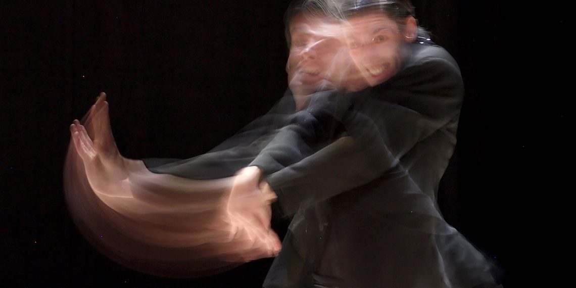 LiebenSieGershwin_BernhardWeis_AndrewCummings_theaterhaus stuttgart_gauthier dance company_szenik