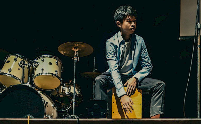 cool_tur_herbst_thz_tonhalle_cajon_photo_kevia_tan.780x0