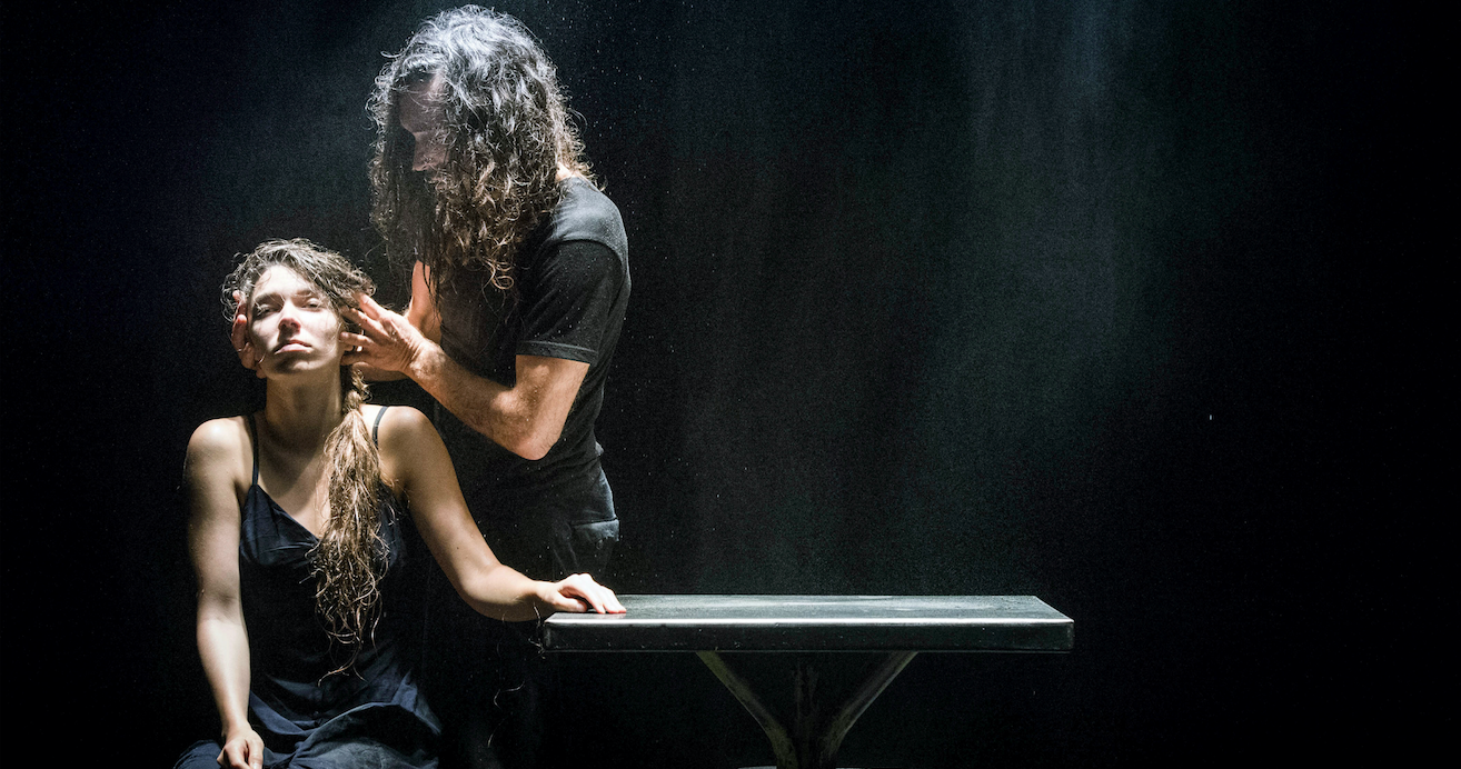 間 (ma, aïda,…) de Camille Boitel et Sève Bernard : un éloge de la machinerie du théâtre I szenikmag