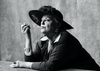 molly bloom - Viviane - c_Stephan Vanfleteren_la filature_mulhouse_szenik.jpeg