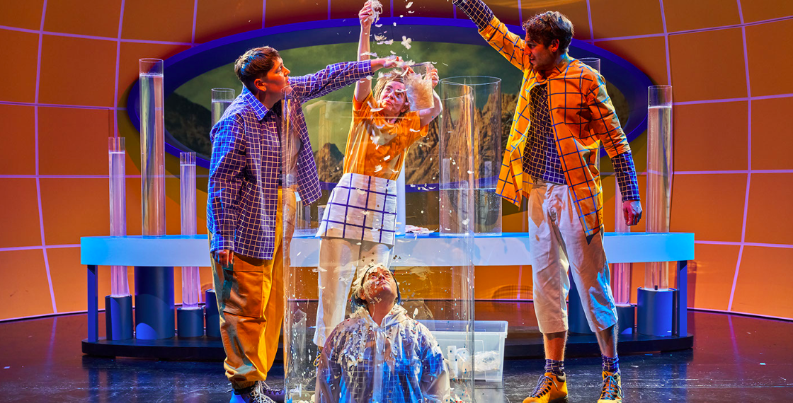 Frau Holle-luzerner theater-c-ingo hoehn-szenik