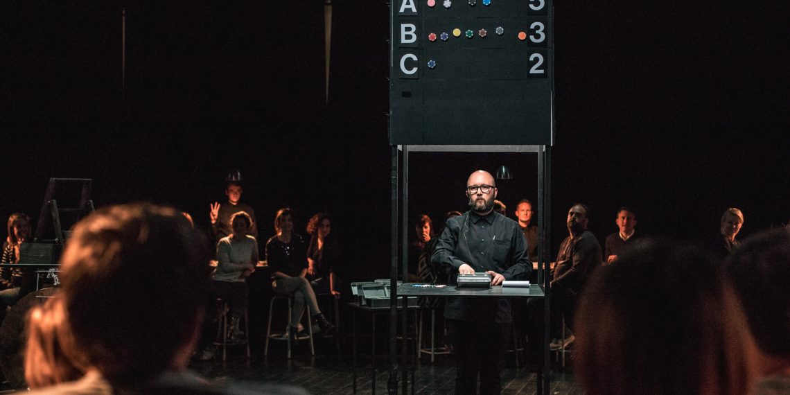 £¥€$ (Lies)_equilibre nuithonie_c_Thomas Dhanens_fribourg_szenik