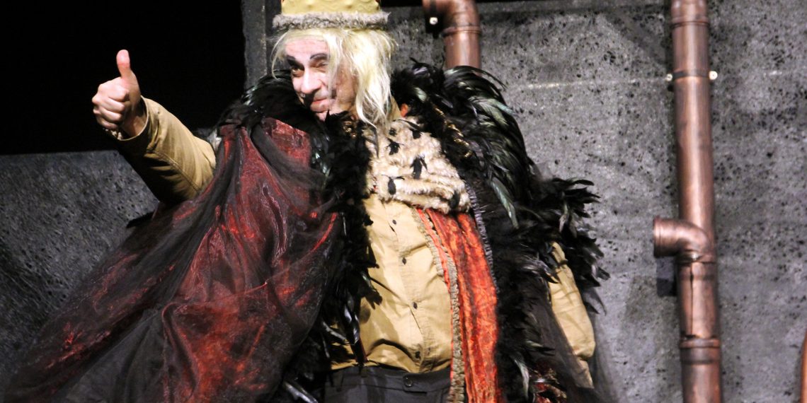 Koenig-Blutwurst_c-Walter Menzlaw-szenik