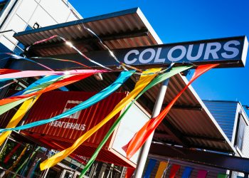 COLOURS_vor_dem_Theaterhaus_Stuttgart_Foto_Simon_Wachter