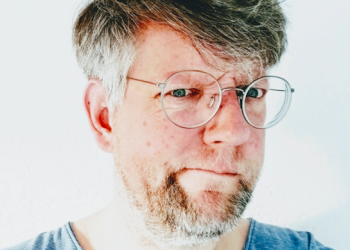 „Kinder-und Jugendtheater ist für mich gleichverbunden mit Diskussion, Demokratie-und Empathiefähigkeit.“ Interview mit Sven Wisser, Theaterleiter der Jungen Bühne Ulm