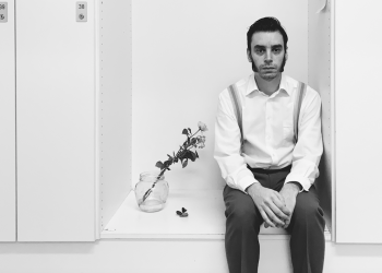 Das Theater Baden-Baden stellt im März einen literarischen Draht zu Ihnen her.