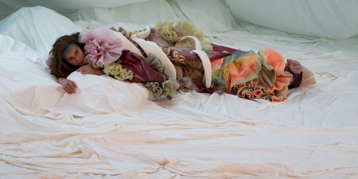 Medea_Leonie Böhm_Schauspielhaus Zürich 4©Gina Folly