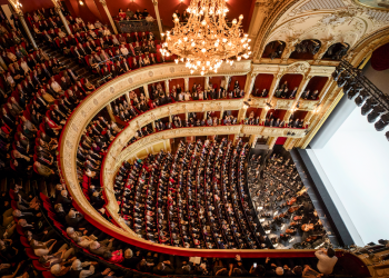 Der Vorhang des Opernhauses Zürich geht im Mai wieder hoch!