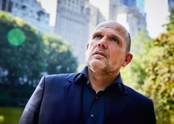 Jaap van Zweden dirigiert Adams und Mahler