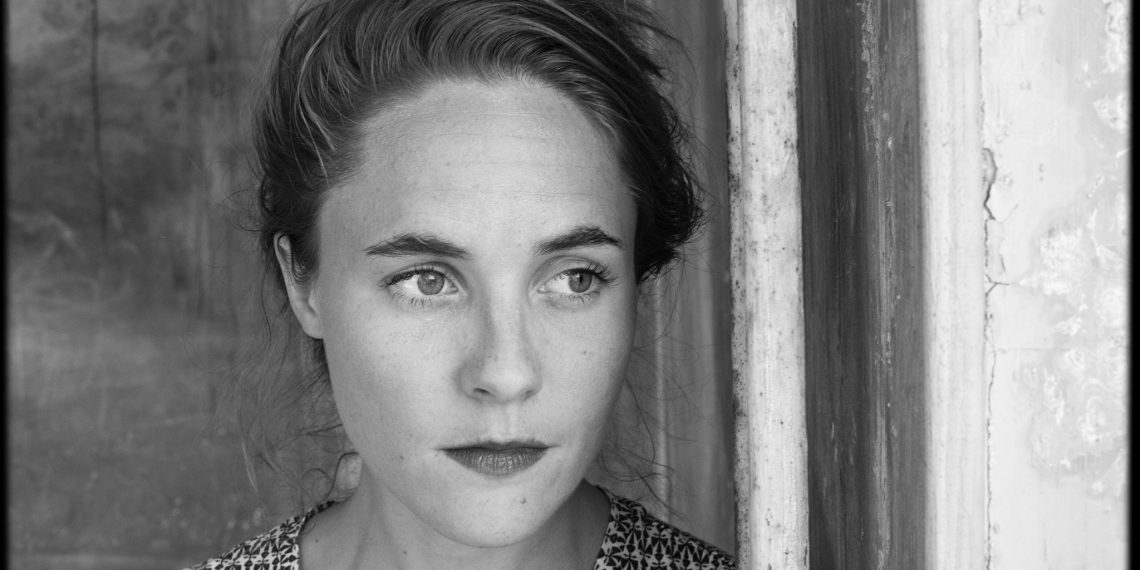 Recherche d’amateur·rice·s : Appel à participation pour le spectacle « Je vous écoute » de Mathilde Delahaye