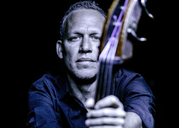 Avishai_Cohen_(ph._Andreas_Terlaak).jpg