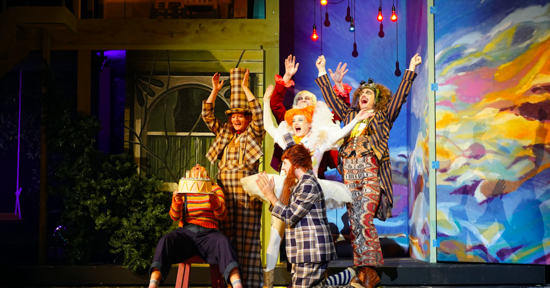 Hinter verzauberten Fenstern