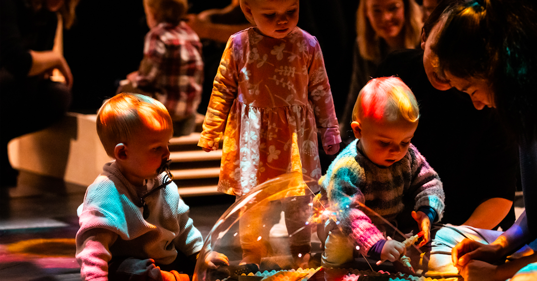 Show devant, les enfants !