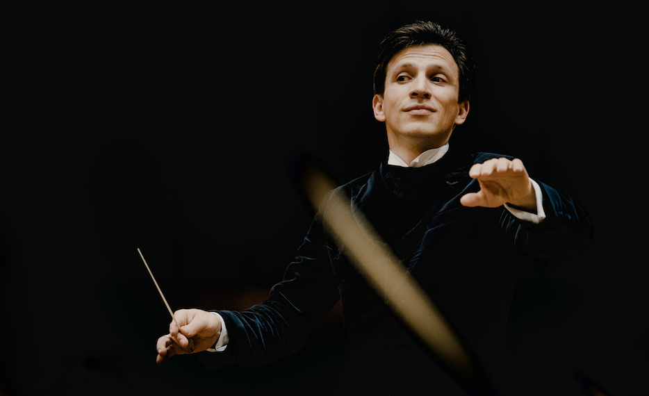 Cornelius Meister verlängert als Generalmusikdirektor in Stuttgart