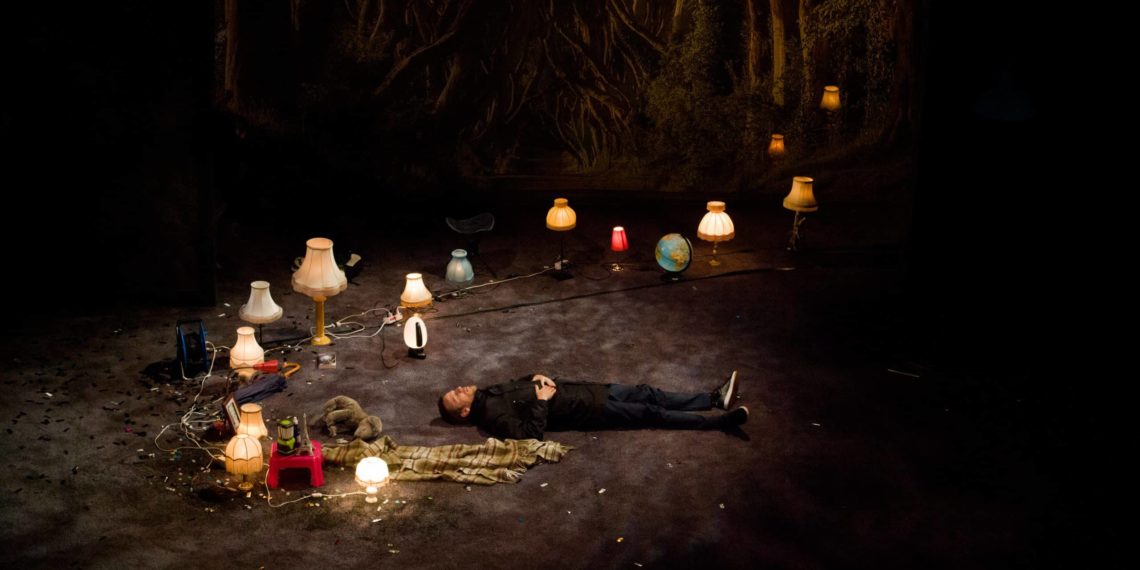 NOUS, DANS LE DÉSORDRE