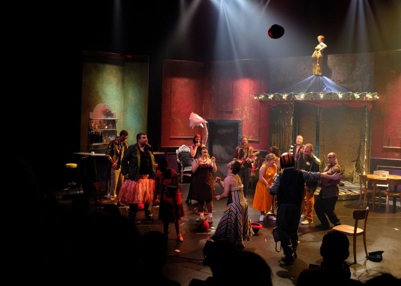 Au Dresseur de Chapeaux