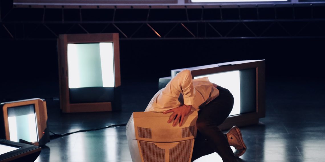 Juste un homme avec un fusil