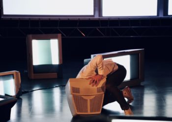 Juste un homme avec un fusil