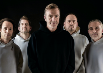 ELECTRO DELUXE + CHIEN MÉCHANT